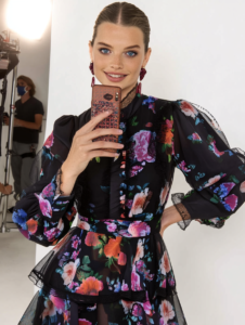 b7design._httpss.mj.run7pajIRqocG4_A_fair-skinned_fashion_mod_494b08f3-c644-4fa9-b5c8-e1d95443f6d5_1 (1)